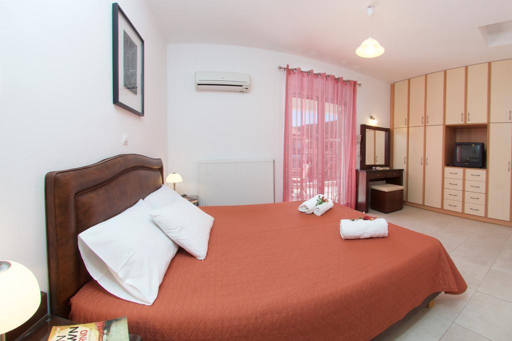 Diamanto Complex Aparthotel Karavomylos Luaran gambar