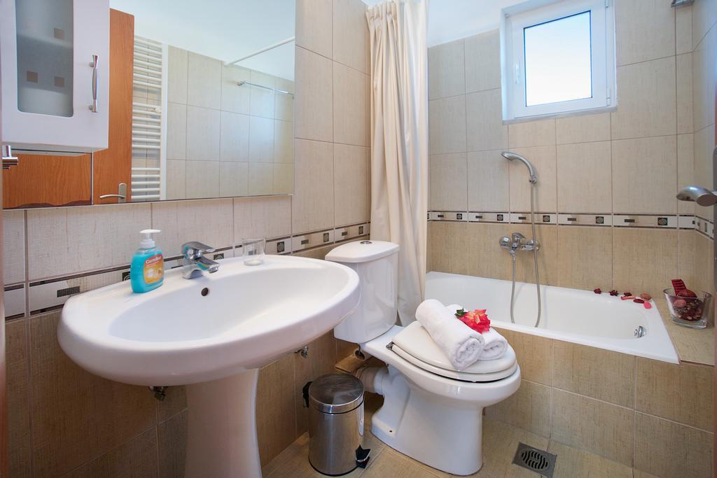 Diamanto Complex Aparthotel Karavomylos Luaran gambar