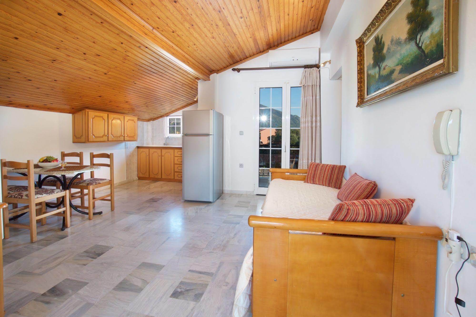 Diamanto Complex Aparthotel Karavomylos Luaran gambar