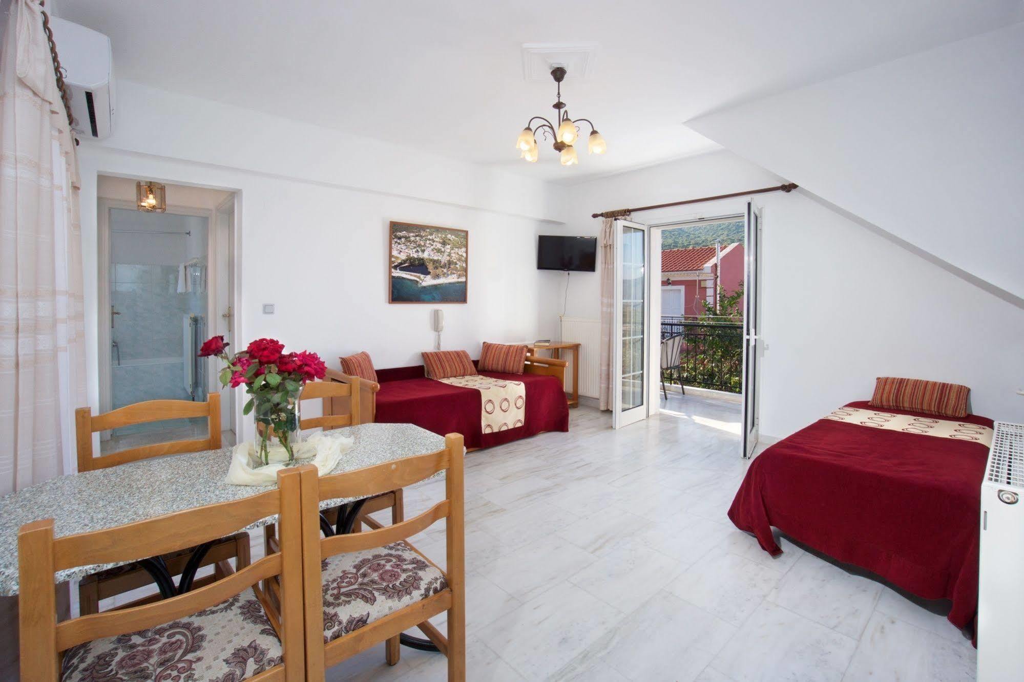 Diamanto Complex Aparthotel Karavomylos Luaran gambar