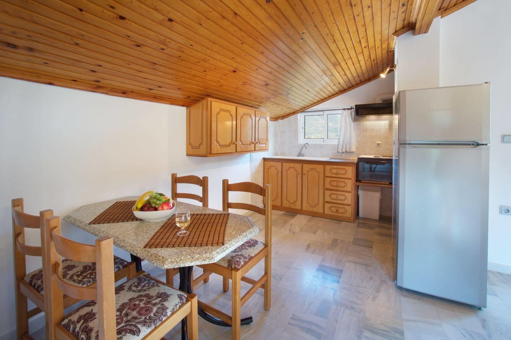 Diamanto Complex Aparthotel Karavomylos Luaran gambar