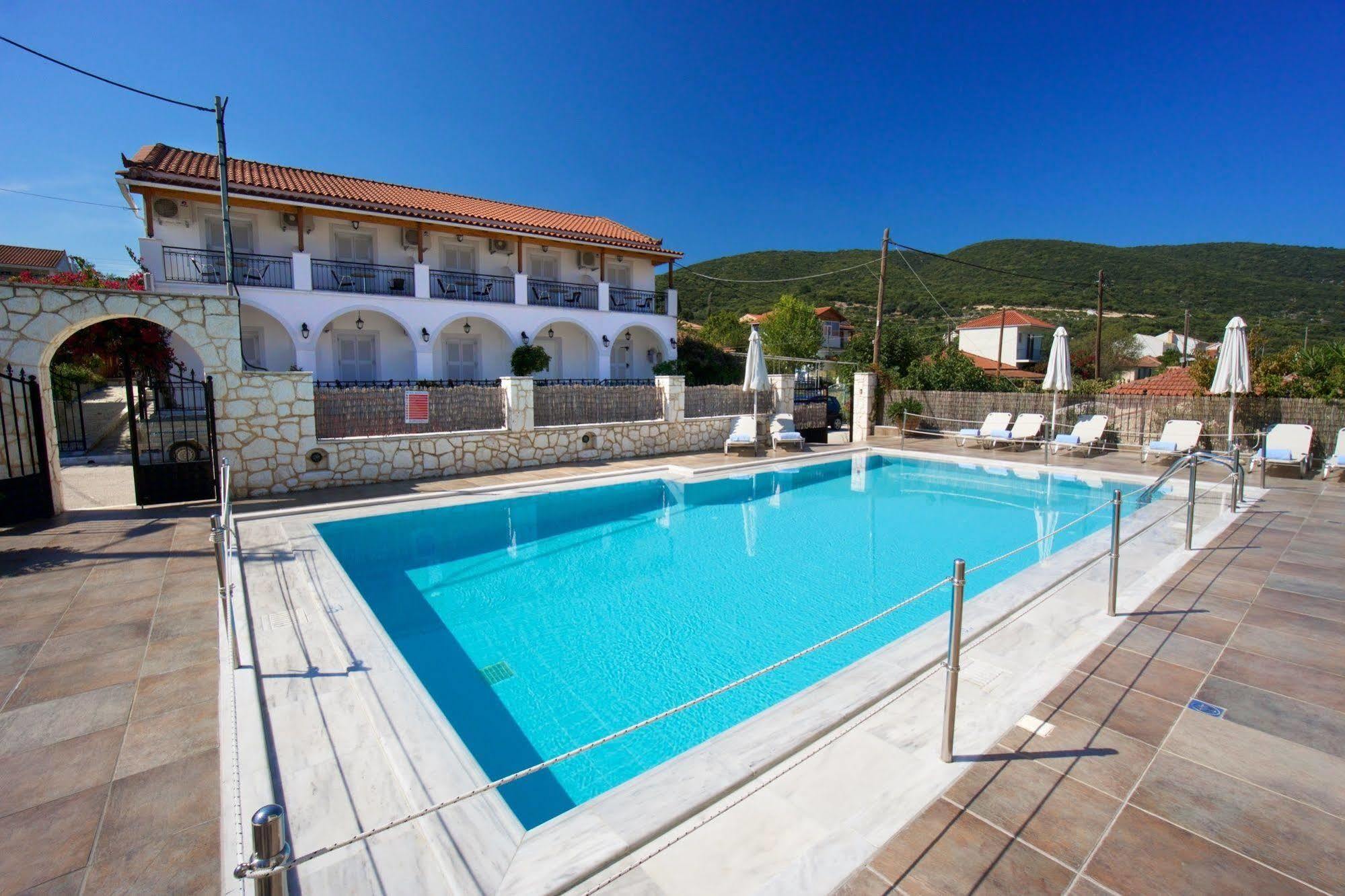 Diamanto Complex Aparthotel Karavomylos Luaran gambar